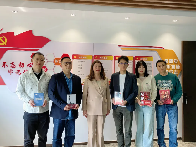 �����W(xu��)���ɽ�^(q��)ί���깤��ί�T��(hu��)2024�깤����(hu��)�h�ߡ������x����(hu��)������(d��ng)�xʽ���_��(ji��)�ܿՉ��C(j��)�e��